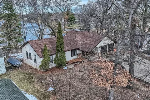18724 Breezy Point Dr NE, Wyoming, MN 55092