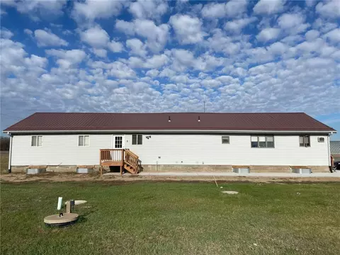 2093 Scearcyville Dr SW, Pillager, MN 56473