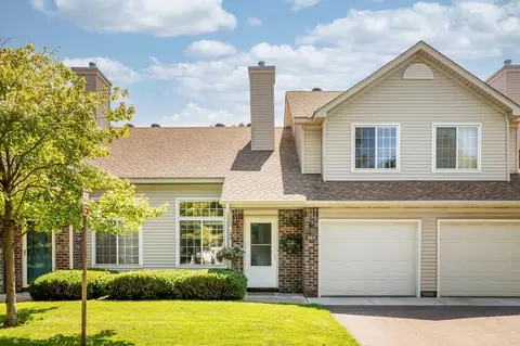 523 Old Town Dr, New Brighton, MN 55112