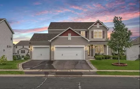 8035 Spring Lake Ln, Shakopee, MN 55379