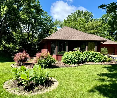 1825 Woodland Dr, Red Wing, MN 55066