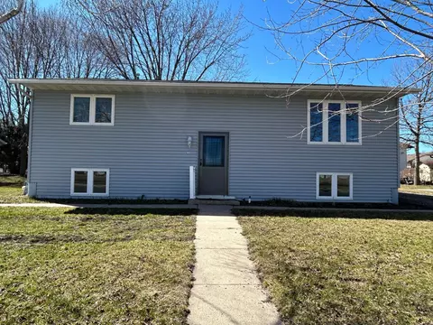 109 2nd St E, Gaylord, MN 55334