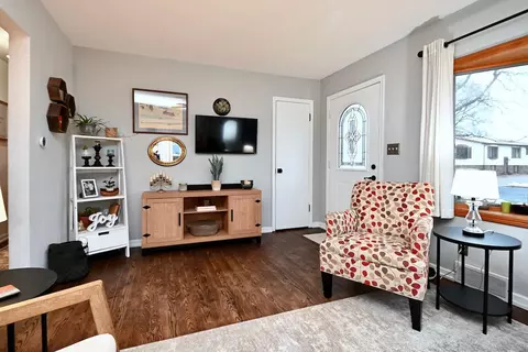 Bedroom - 875 39th Ave, Goodview, MN 55987 photo 1 of 7