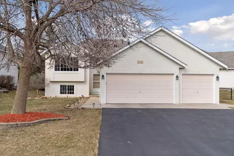21225 Idaho Ave, Lakeville, MN 55044