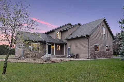 4915 351st St, North Branch, MN 55056