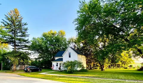 224 E Read St, Le Roy, MN 55951