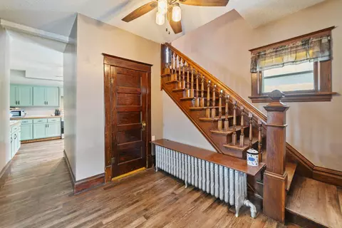 Entry Way - 330 4th St, Mora, MN 55051 photo 2 of 5