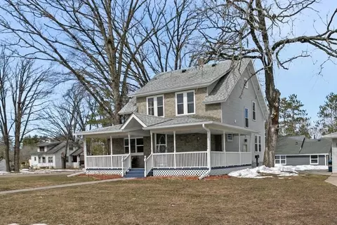 330 4th St, Mora, MN 55051