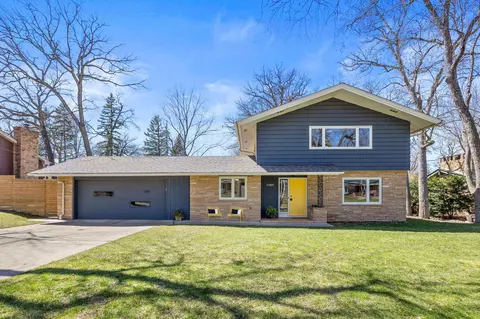 1701 Rhode Island Ave N, Golden Valley, MN 55427