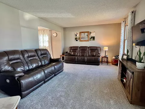 1910 Brookside Dr, Albert Lea, MN 56007 photo 3