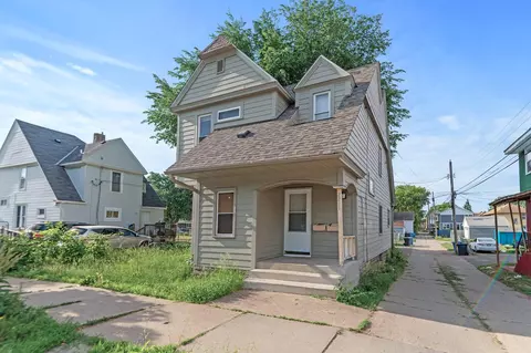 2211 5th Ave N, Minneapolis, MN 55405