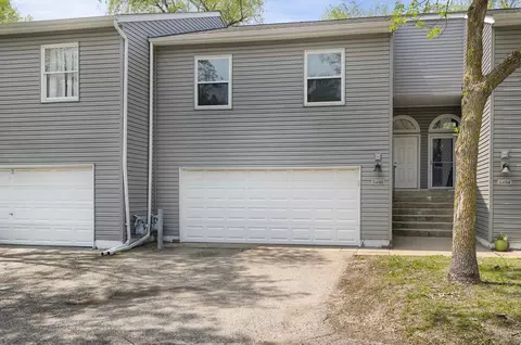 5488 Egan Dr, Savage, MN 55378