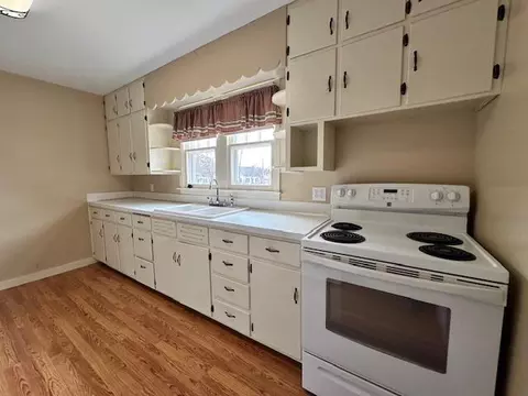 901 E Washington St, Caledonia, MN 55921 photo 2