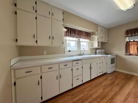 901 E Washington St, Caledonia, MN 55921 photo 5