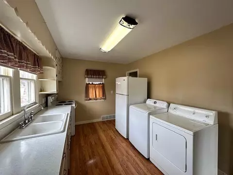 901 E Washington St, Caledonia, MN 55921 photo 3