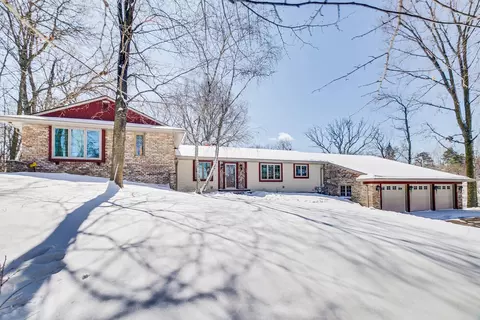 14 S Long Lake Trl, North Oaks, MN 55127