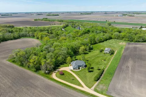 39859 460th St, Saint Peter, MN 56082