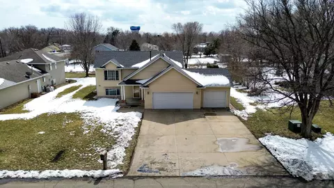 5606 Spruce St, Saint Cloud, MN 56303