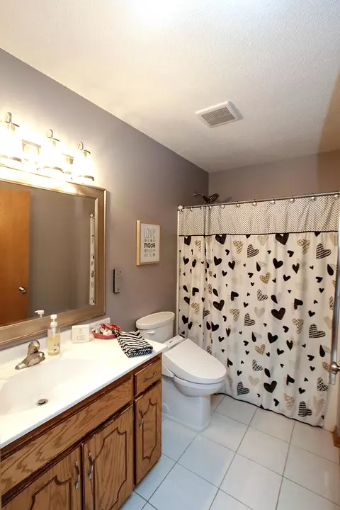 Bath - 5606 Spruce St, Saint Cloud, MN 56303 photo 1 of 2