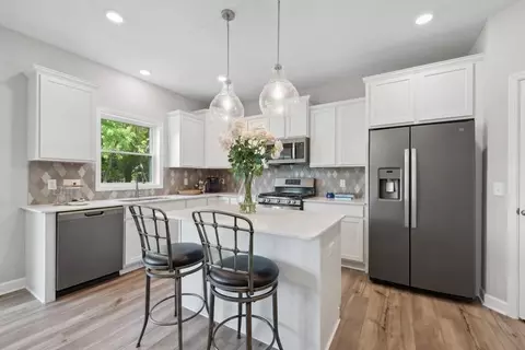 621 Sierra Pkwy, Waconia, MN 55387