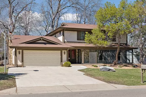 5932 Medicine Lake Rd, Crystal, MN 55422
