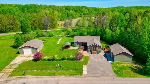 411 E Hawkins Ave, Nashwauk, MN 55769