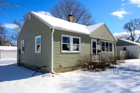 595 Clark St NE, Hutchinson, MN 55350