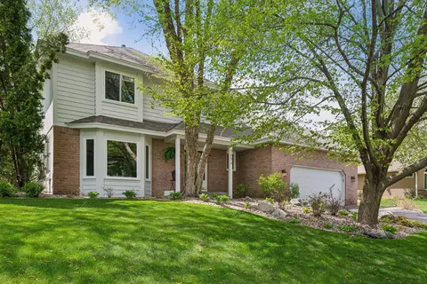 9894 Jedlicka Ct, Eden Prairie, MN 55347