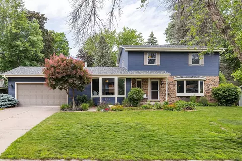 739 Belmont Ln E, Maplewood, MN 55117