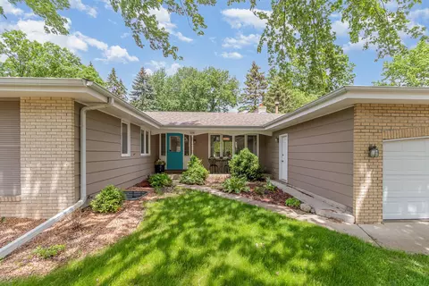 7196 Montrose Rd, Woodbury, MN 55125