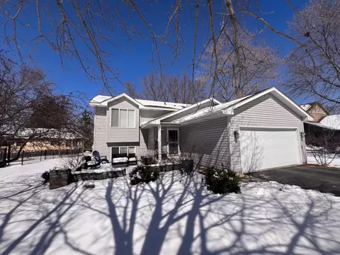 5520 137th St N, Hugo, MN 55038