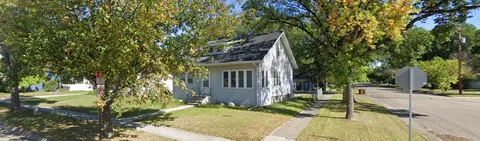 304 11th St N, Moorhead, MN 56560