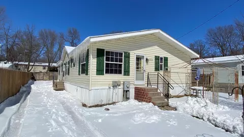 8230 N Shore Dr, Spicer, MN 56288