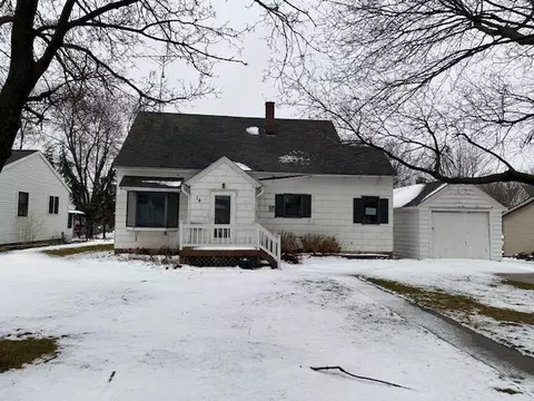14 2nd Ave NE, Fairfax, MN 55332