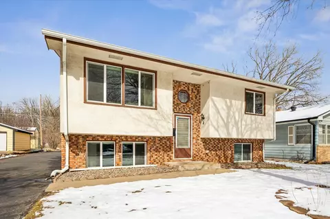 1863 3rd St E, Saint Paul, MN 55119