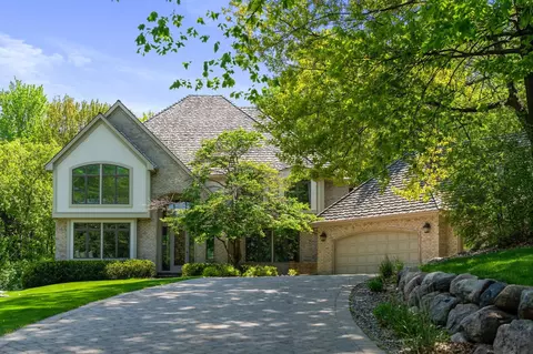 5575 Bristol Ln, Minnetonka, MN 55343