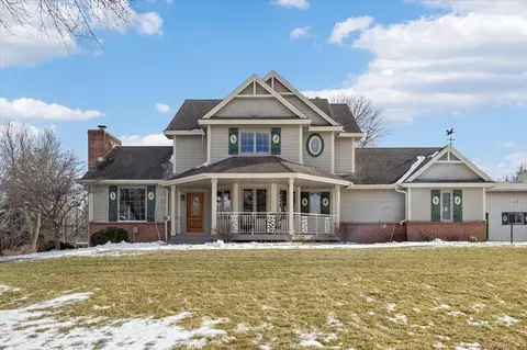 1581 E 260th St, New Prague, MN 56071
