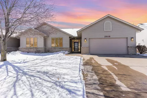 2818 Pine Ridge Blvd, Red Wing, MN 55066