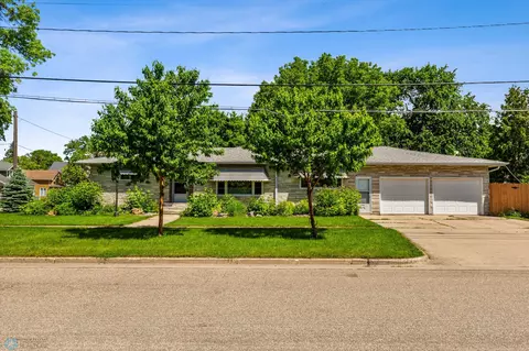 1106 5th Ave S, Moorhead, MN 56560