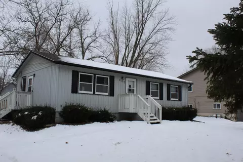 207 3rd St NE, Dodge Center, MN 55927