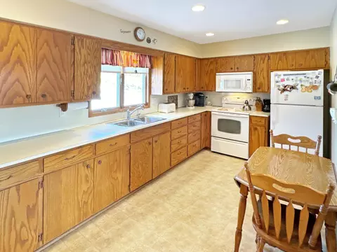 205 3rd St E, Tracy, MN 56175 photo 3