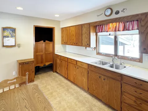 205 3rd St E, Tracy, MN 56175 photo 4