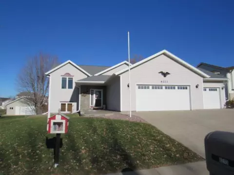 6213 S Pointe Dr SW, Rochester, MN 55902