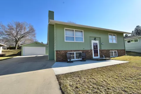 930 30th St NW, Rochester, MN 55901