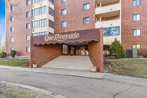 105 3rd St N #402, Moorhead, MN 56560