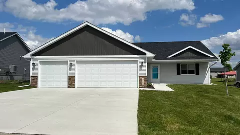 316 Cedar Trail Dr, Le Sueur, MN 56058
