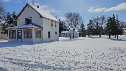 8689 Main Ave, Clear Lake, MN 55319