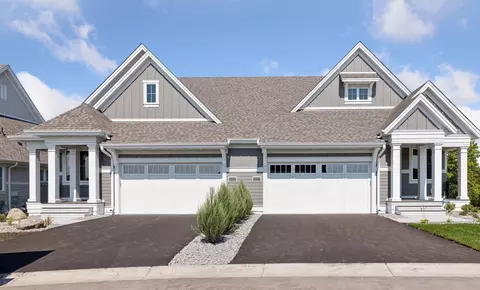 45 Spring Farm Rd, North Oaks, MN 55127