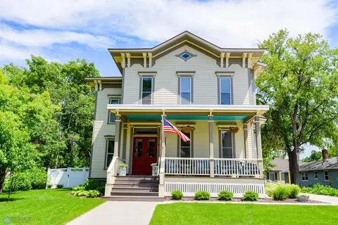 316 5th St S, Moorhead, MN 56560