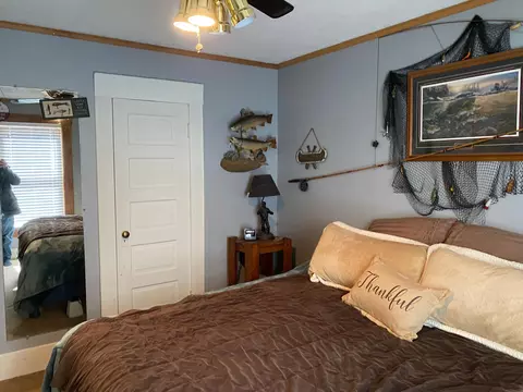 Bedroom - 306 E 3rd St, Albert Lea, MN 56007 photo 4 of 4